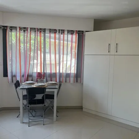 Апартаменты Moderne A Saint-raphael Proche Et Commerces - Fr-1-466a-50
