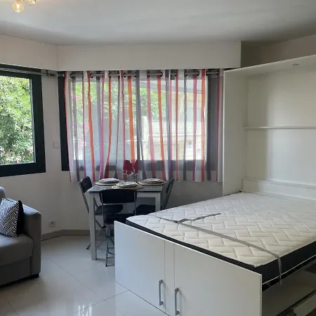 Moderne A 50m De La Plage, Climatise, Proche Commerces Et Gare, Parking Disponible - Fr-1-466a-50 Apartament