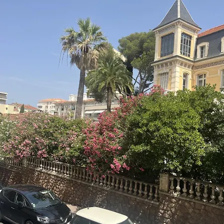 Moderne A 50m De La Plage, Climatise, Proche Commerces Et Gare, Parking Disponible - Fr-1-466a-50 *